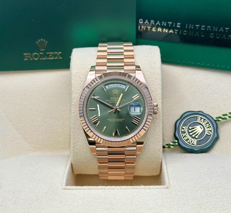 Rolex Day-date 40 Olive Roman Dial