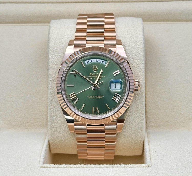 Rolex Day-date 40 Olive Roman Dial