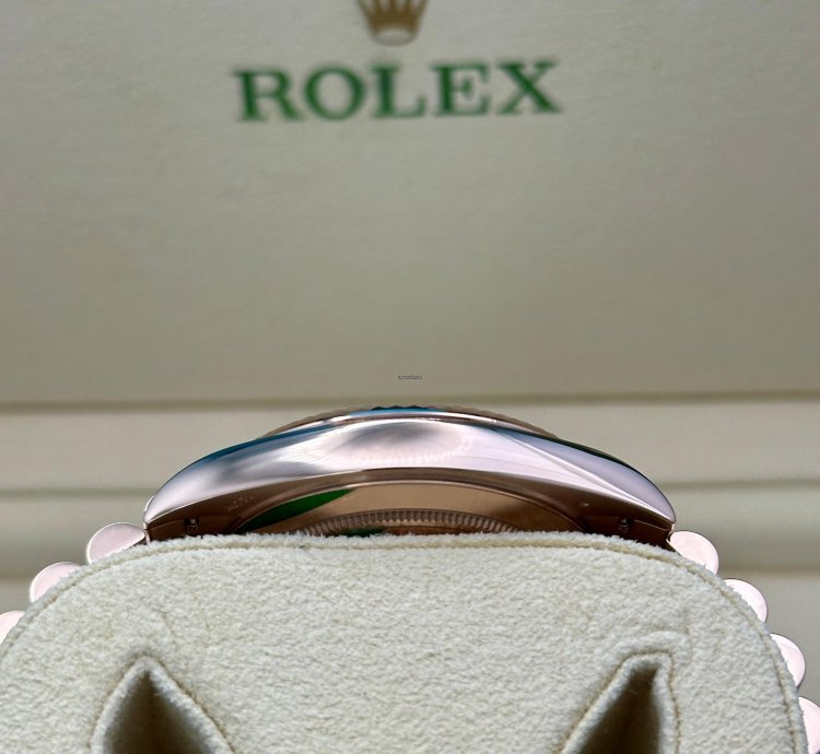 Rolex Day-date 40 Olive Roman Dial