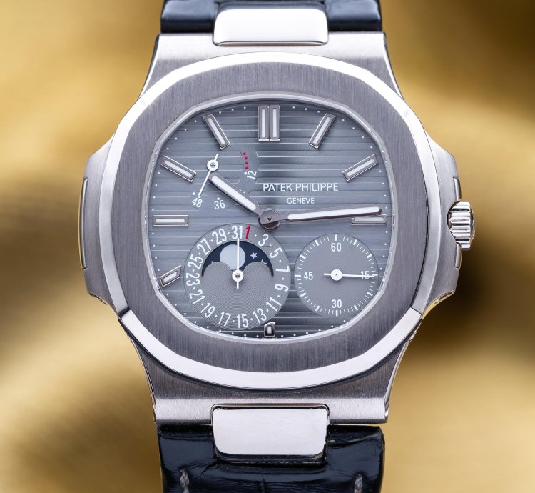 Patek Philippe Nautilus Moon Phase White Gold 40mm 5712g - Box Papers
