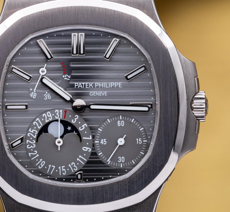 Patek Philippe Nautilus Moon Phase White Gold 40mm 5712g - Box Papers
