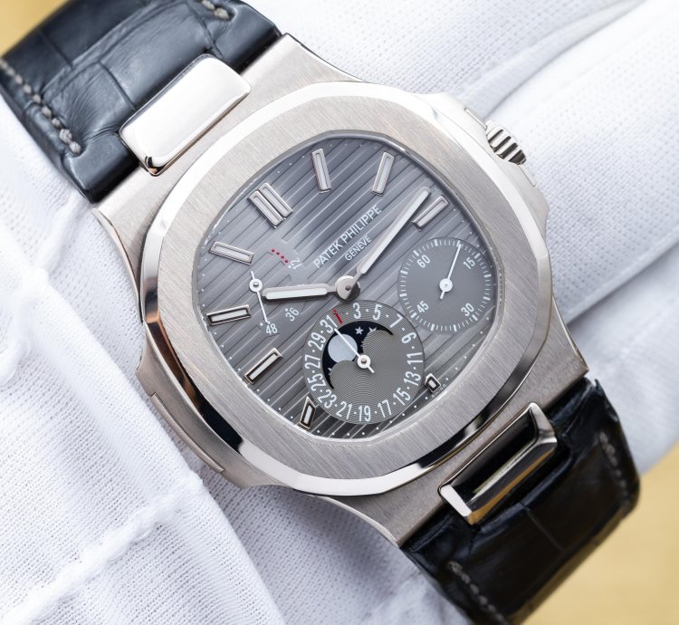 Patek Philippe Nautilus Moon Phase White Gold 40mm 5712g - Box Papers