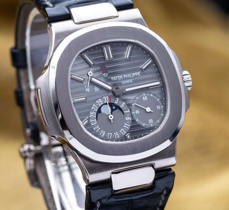Patek Philippe Nautilus Moon Phase White Gold 40mm 5712g - Box Papers