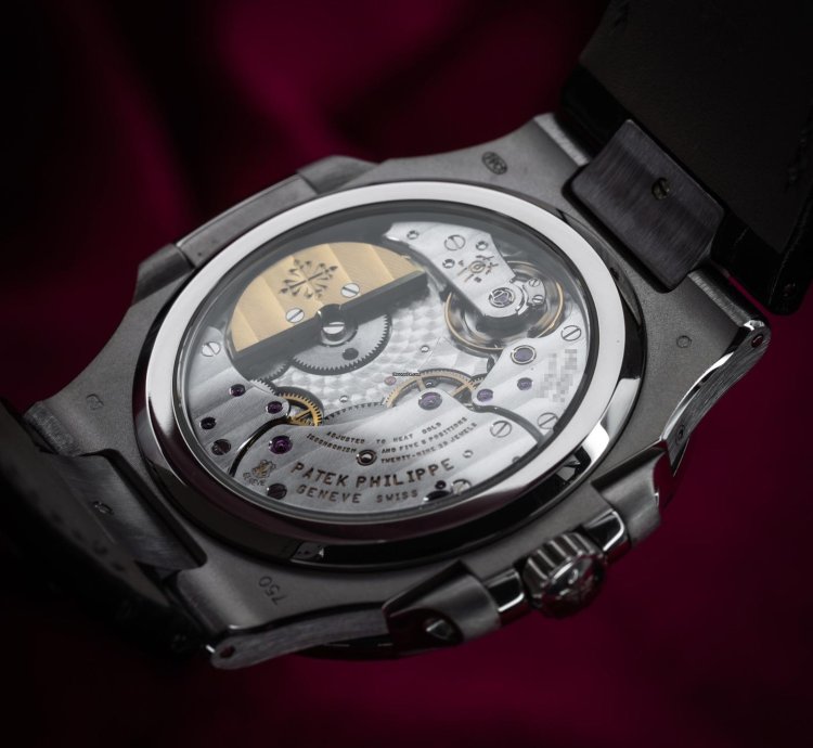 Patek Philippe Nautilus Moonphase 5712g-001 18k White Gold 40mm Mint