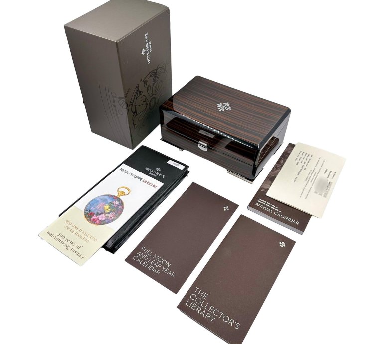 Patek Philippe Nautilus Moonphase Blue Dial 5712 1a-001 Steel