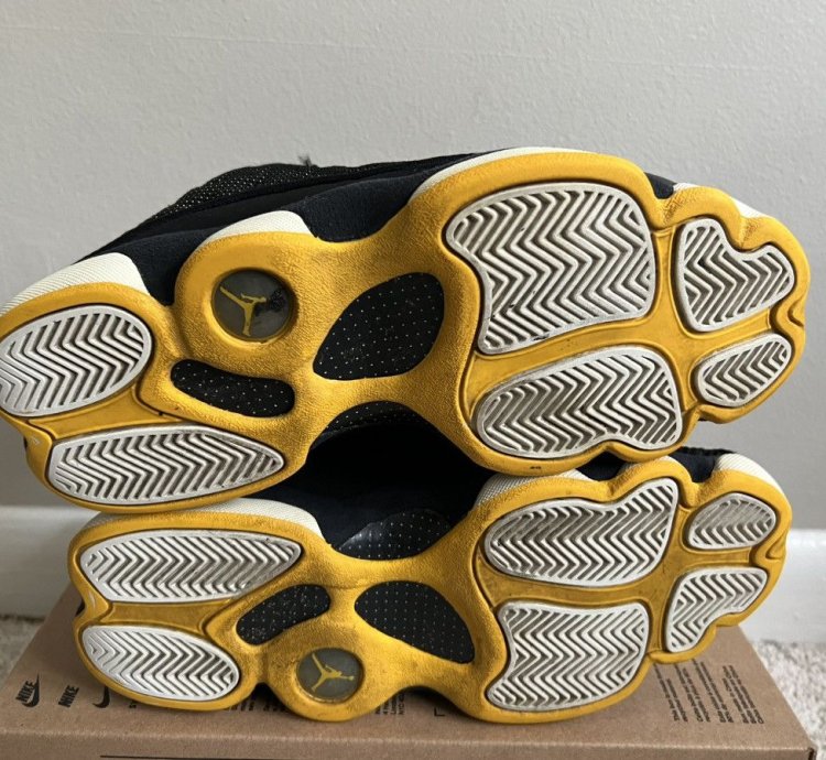 2005 Air Jordan 13 Retro Low Varsity Maize Size 8 310810-001