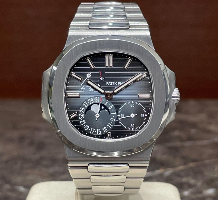 Patek Philippe Nautilus Moonphase Steel 2018 Eu Ref 5712 1a-001
