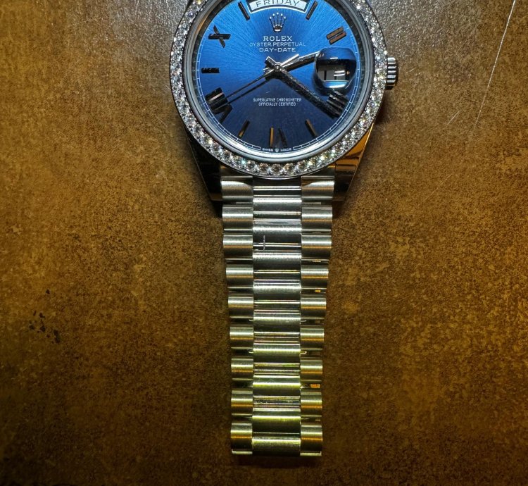 Rolex Day-date 40 Oyster 40 Mm White Gold And Diamonds