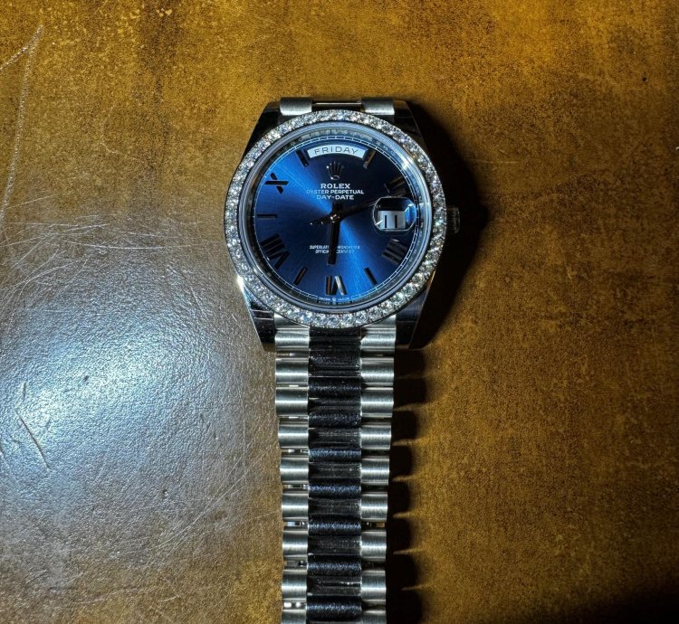 Rolex Day-date 40 Oyster 40 Mm White Gold And Diamonds
