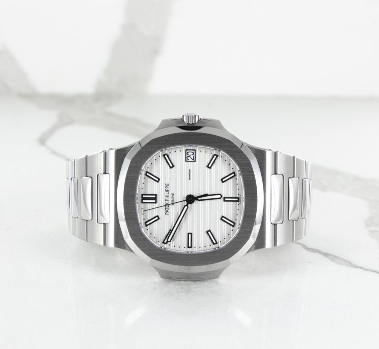 Patek Philippe Nautilus New Caliber 330