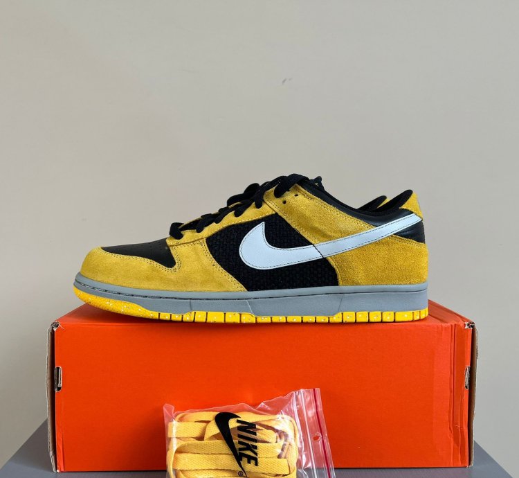 2006 Low Top Dunks In Varsity Maize