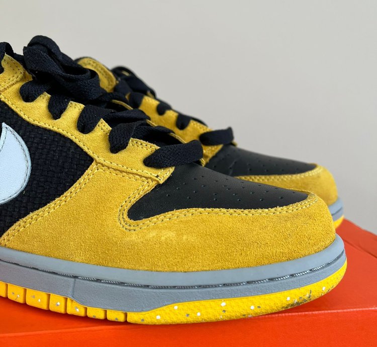2006 Low Top Dunks In Varsity Maize