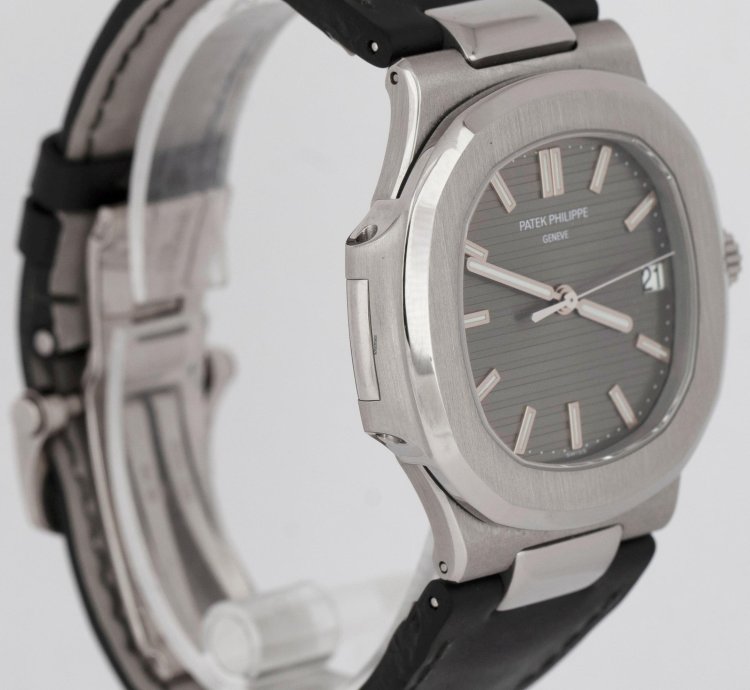 Patek Philippe Nautilus Papers Nautilus Papers Gray White Gold 40mm 5711g-001 Box