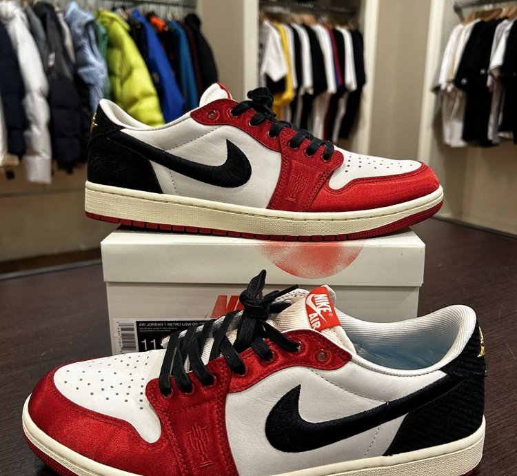 Jordan 1 Retro Low Og Trophy Room Rookie Card Away