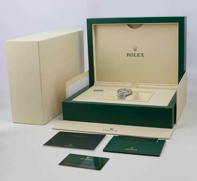 Rolex Day-date 40 Oyster Perpetual Day-date 40 Platinum Factory Baguette Diamonds 228206