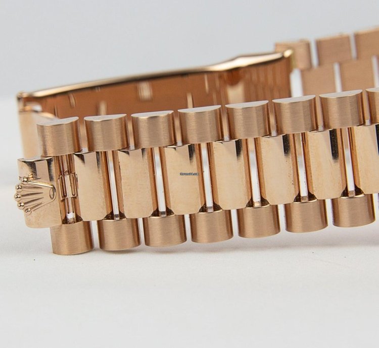 Rolex Day-date 40 Oyster Perpetual Day-date 40 Sundust Factory Baguette Diamonds 18kt Everose Gold 228235