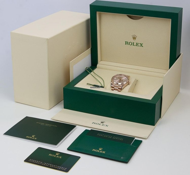 Rolex Day-date 40 Oyster Perpetual Day-date 40 Sundust Factory Baguette Diamonds 18kt Everose Gold 228235