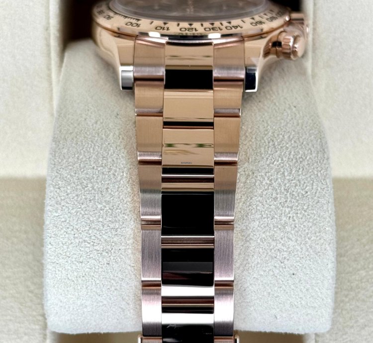 Rolex Daytona New 2025 Daytona 40mm 126505 Rose Gold Sundust Dial