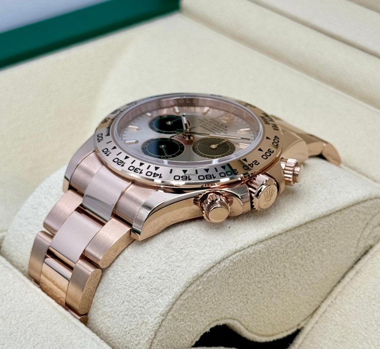 Rolex Daytona New 2025 Daytona 40mm 126505 Rose Gold Sundust Dial