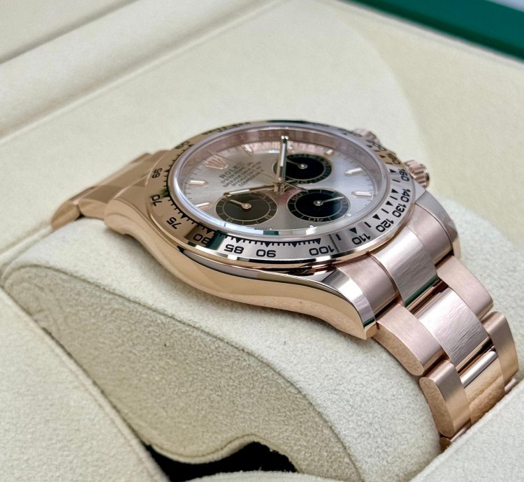 Rolex Daytona New 2025 Daytona 40mm 126505 Rose Gold Sundust Dial