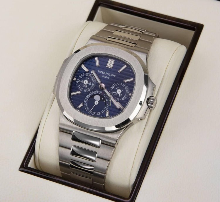 Patek Philippe Nautilus Perpetual Calendar 18kt White Gold 5740 1g-001