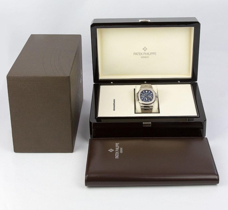 Patek Philippe Nautilus Perpetual Calendar 18kt White Gold 5740 1g-001
