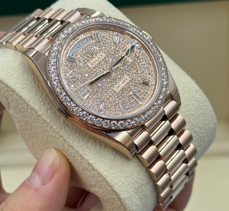 Rolex Day-date 40 Pav Diamond Bezel