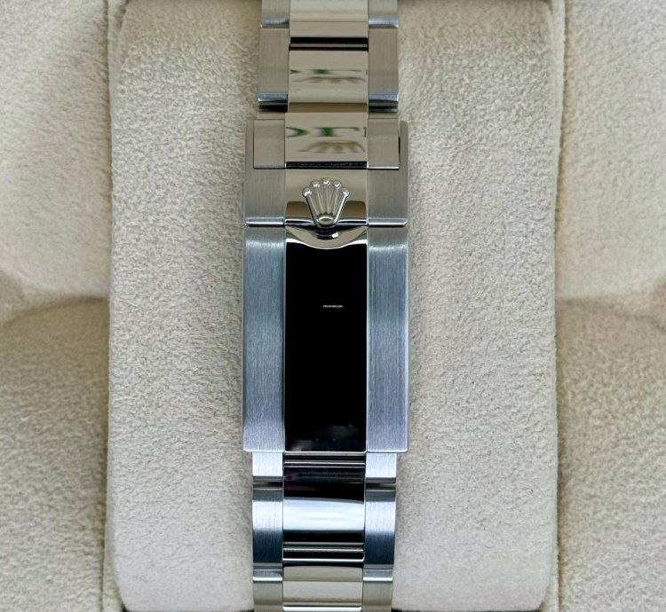 Rolex Daytona New 2025 Daytona 40mm 126506 Platinum Ice Blue Diamond Baguette Dial