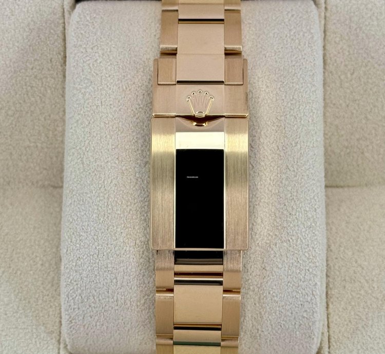 Rolex Daytona New 2025 Daytona 40mm 126508 18k Yellow Gold Black Dial
