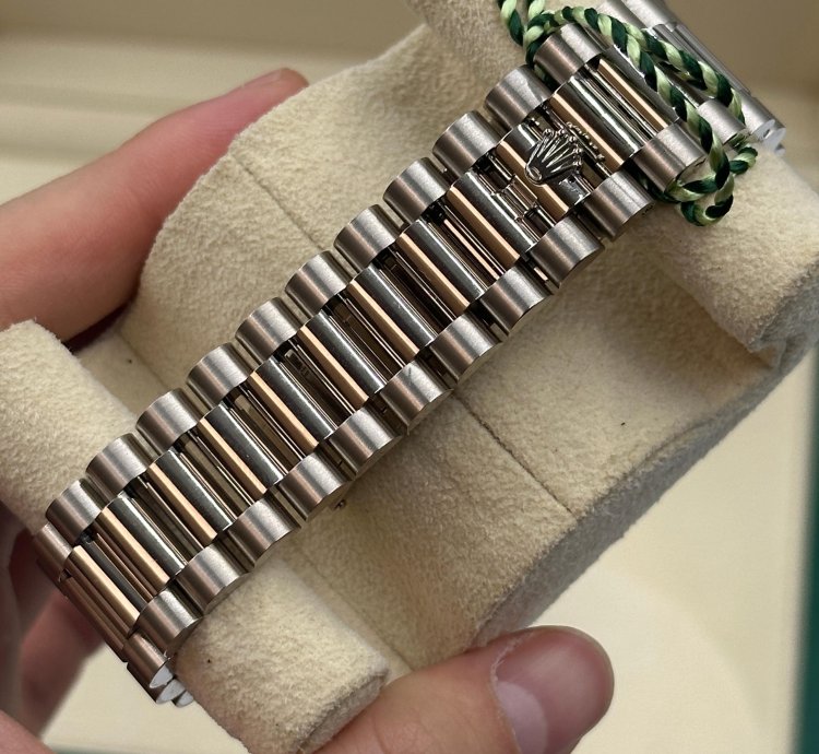 Rolex Day-date 40 Pave Diamond Dial White Gold President