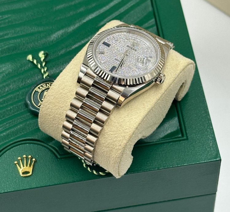 Rolex Day-date 40 Pave Diamond Dial White Gold President
