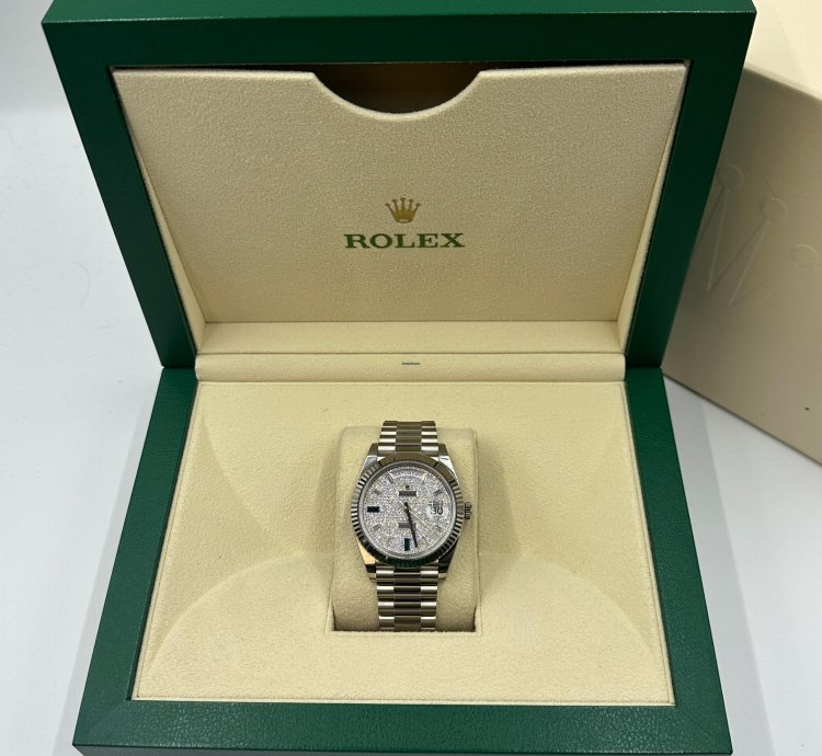 Rolex Day-date 40 Pave Diamond Dial White Gold President