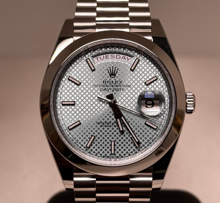 Rolex Day-date 40 Platin Waffle Dial Like New