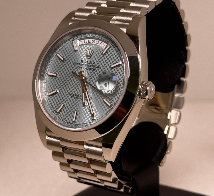 Rolex Day-date 40 Platin Waffle Dial Like New