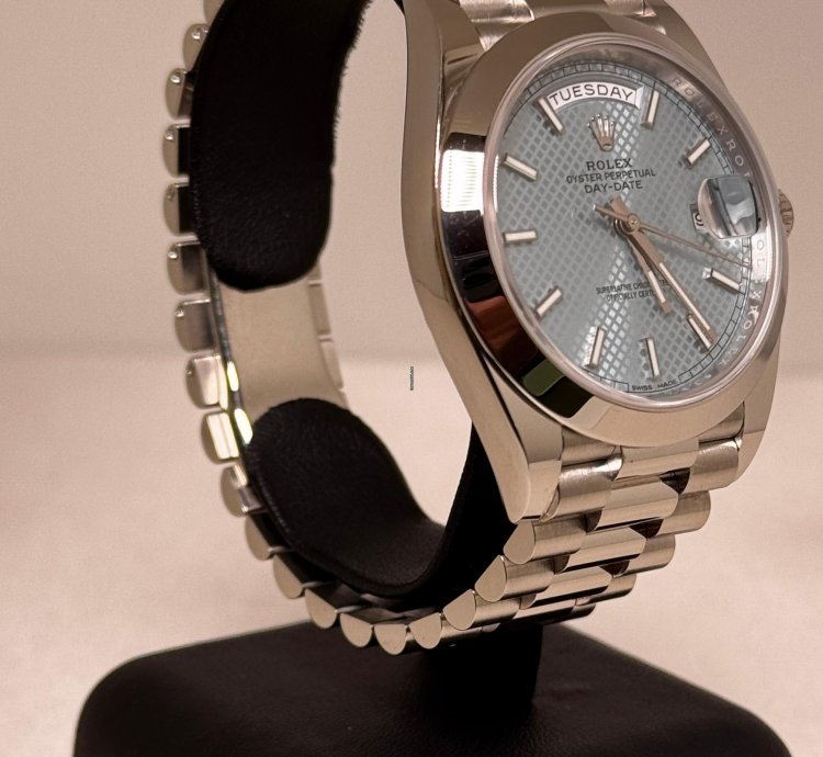 Rolex Day-date 40 Platin Waffle Dial Like New