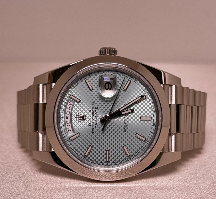Rolex Day-date 40 Platin Waffle Dial Like New