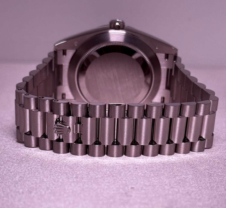 Rolex Day-date 40 Platin Waffle Dial Like New