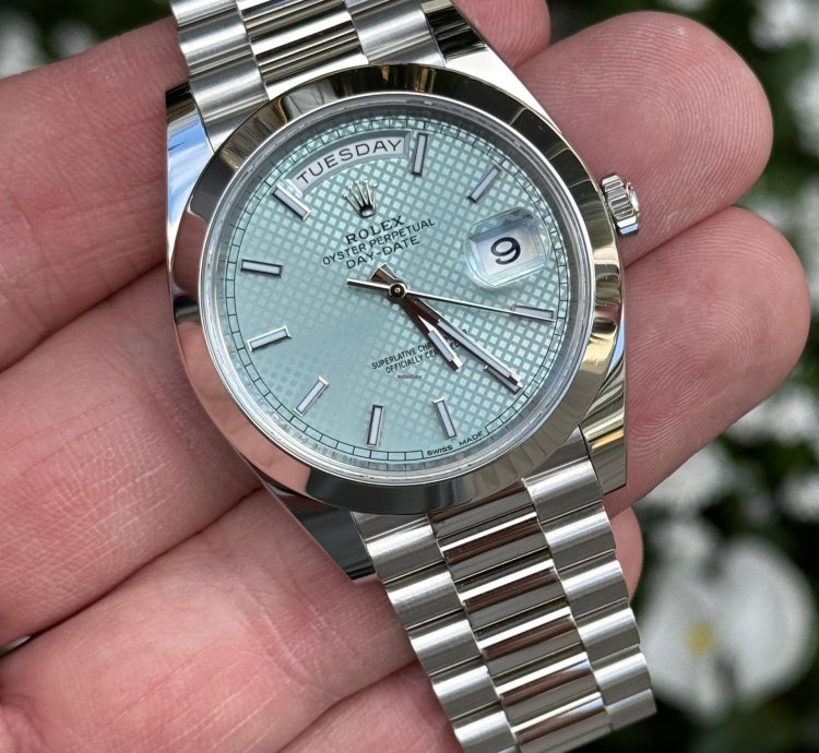 Rolex Day-date 40 Platin Waffle Dial Like New