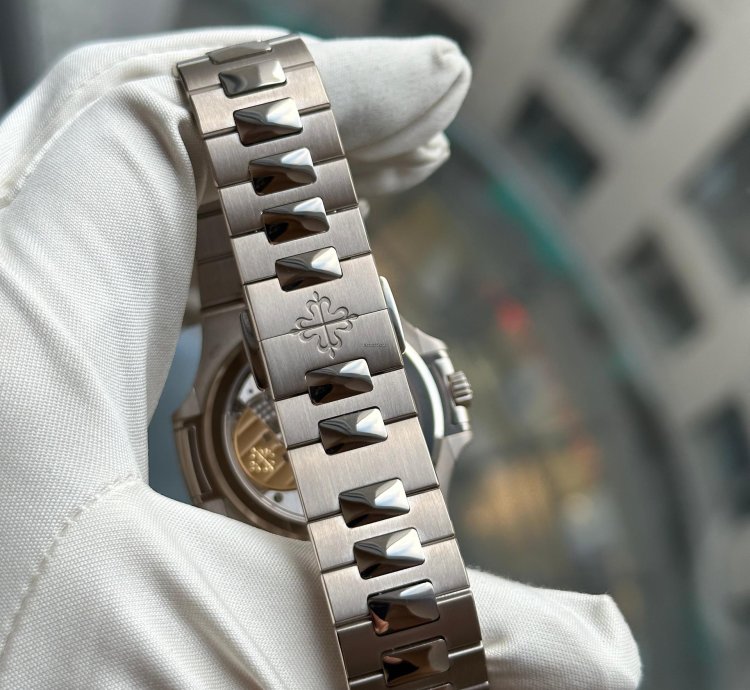 Patek Philippe Nautilus Perpetual Calendar White Gold