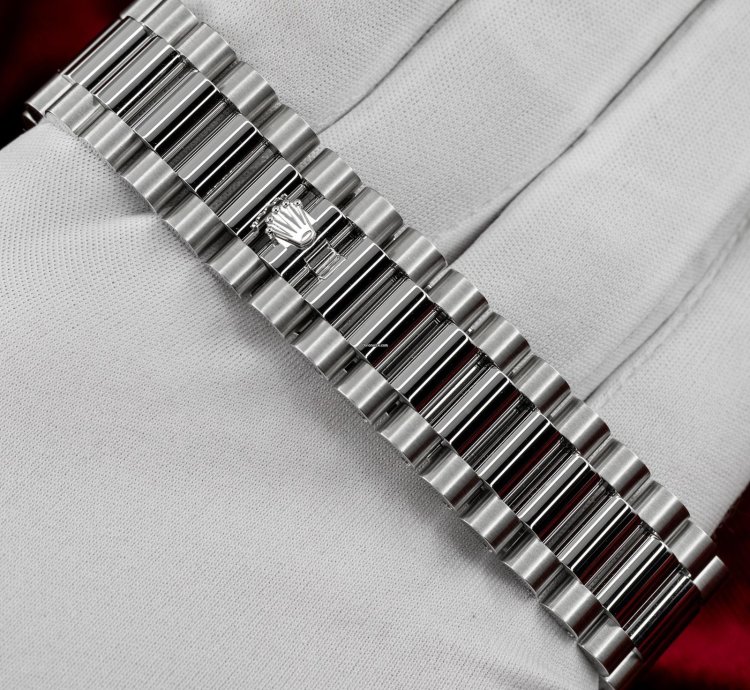 Rolex Day-date 40 Platinum Black Dial 228236 Complete Set Bnib Box Papers