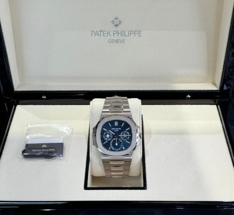 Patek Philippe Nautilus Perpetual Calendar White Gold 5740 1g-001 2020