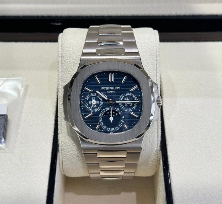 Patek Philippe Nautilus Perpetual Calendar White Gold 5740 1g-001 2020