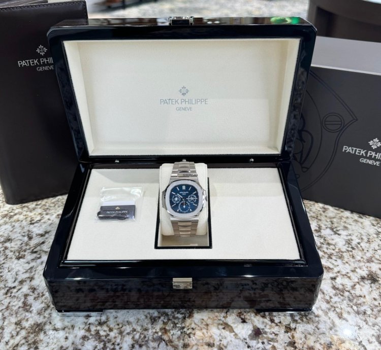 Patek Philippe Nautilus Perpetual Calendar White Gold 5740 1g-001 2020