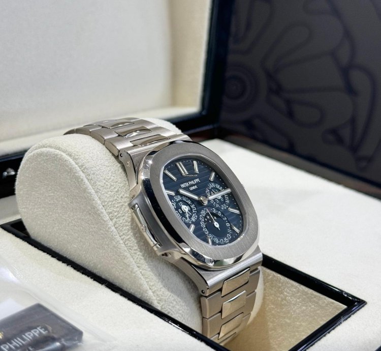 Patek Philippe Nautilus Perpetual Calendar White Gold 5740 1g-001 2020