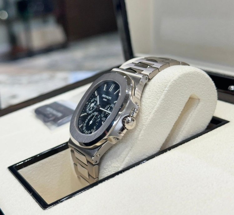 Patek Philippe Nautilus Perpetual Calendar White Gold 5740 1g-001 2020