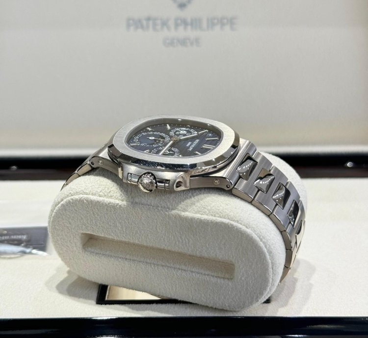 Patek Philippe Nautilus Perpetual Calendar White Gold 5740 1g-001 2020
