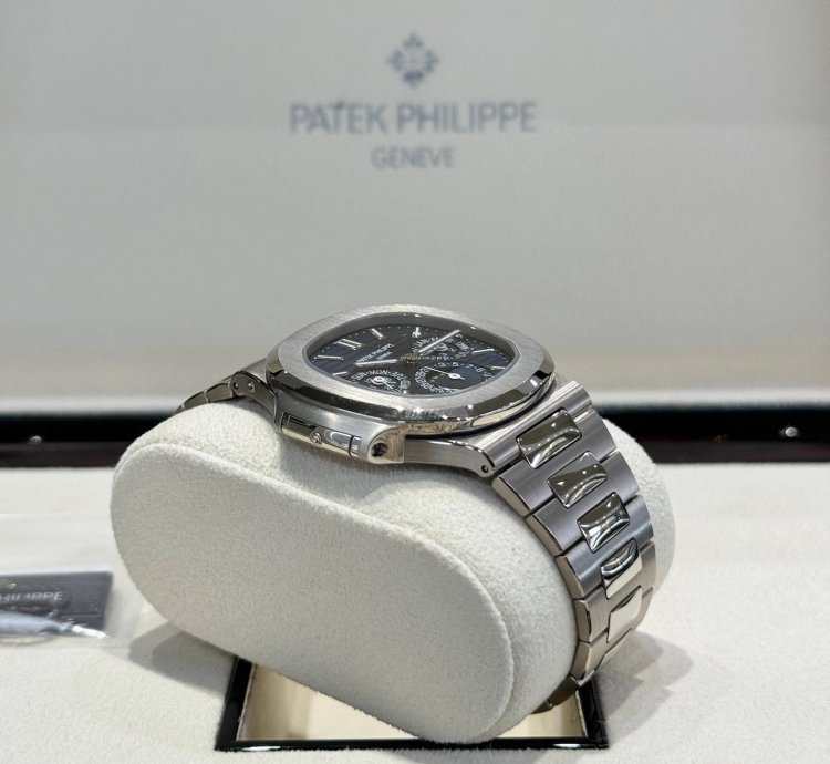 Patek Philippe Nautilus Perpetual Calendar White Gold 5740 1g-001 2020