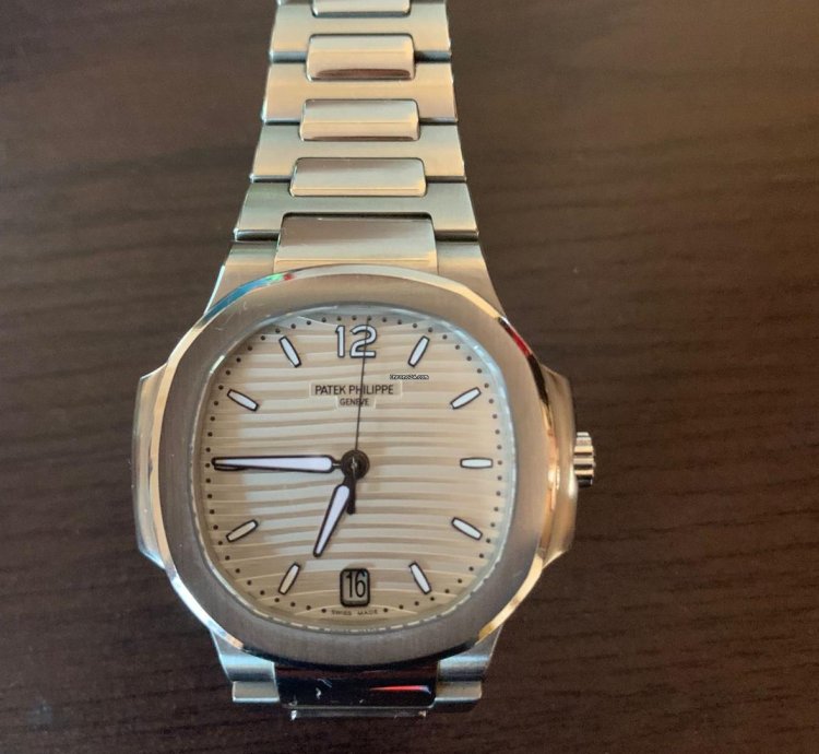 Patek Philippe Nautilus Phillipe 7118 1a-010 With Papers No Box Very Good Cond