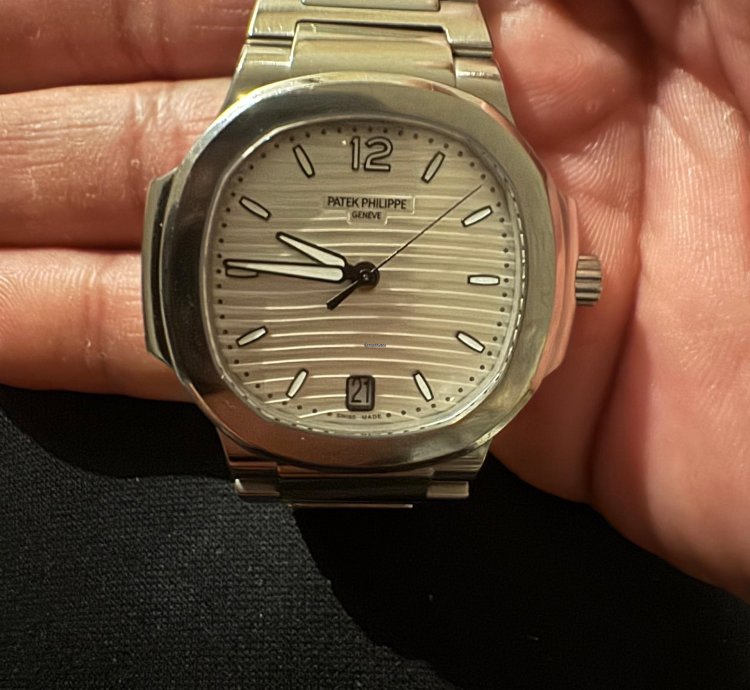 Patek Philippe Nautilus Phillipe 7118 1a-010 With Papers No Box Very Good Cond
