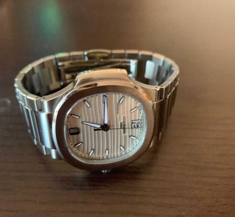 Patek Philippe Nautilus Phillipe 7118 1a-010 With Papers No Box Very Good Cond